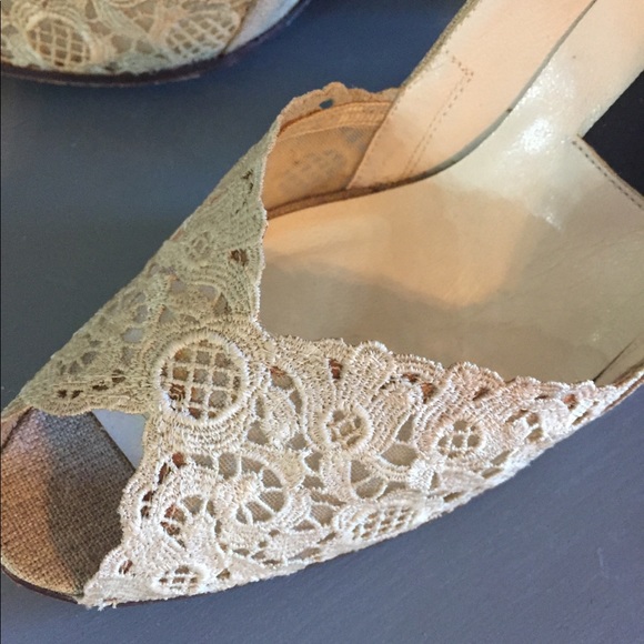 Stuart Weitzman Ecru Chantelle Lace Heels, Sz 7N - Picture 2 of 5